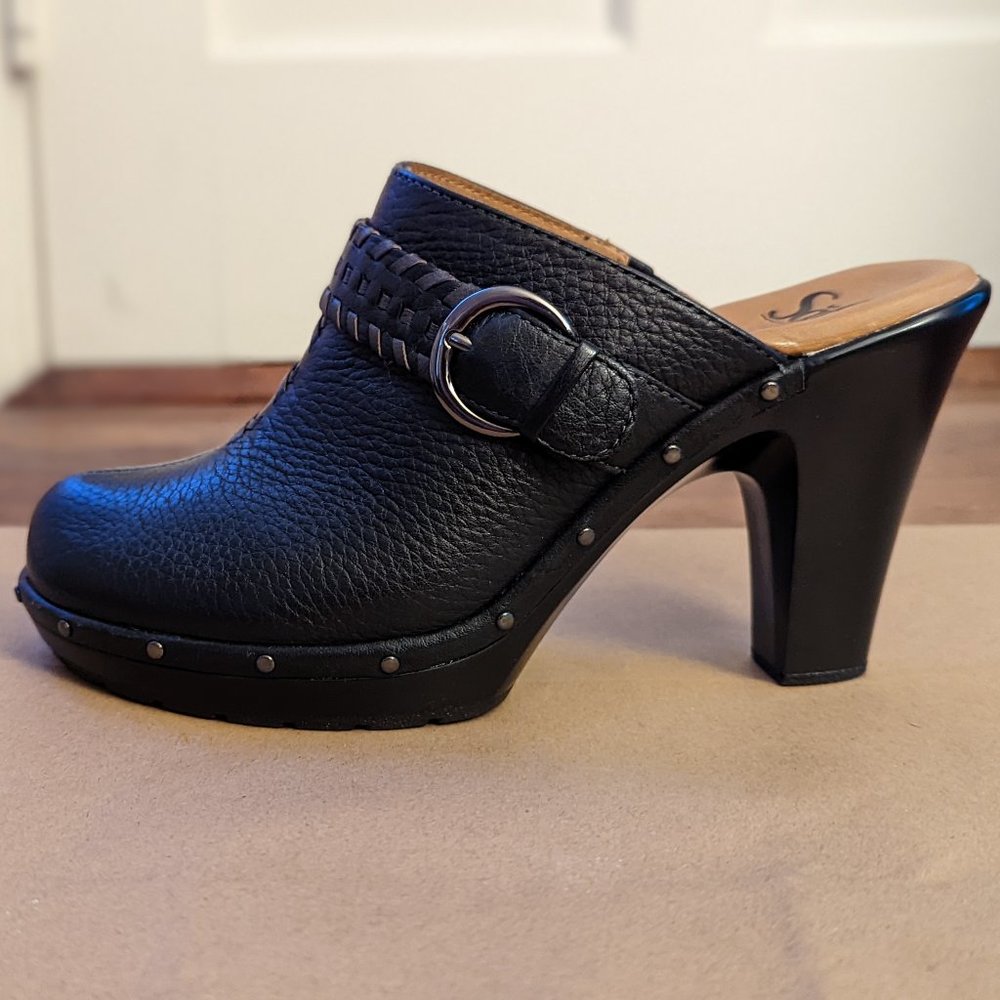 Leather heeled mules